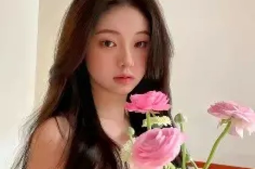 浪姐们祝福祖国曾沛慈却沉默网友扒其黑历史立场不容马虎