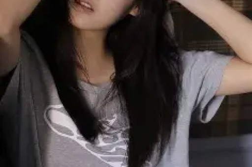 曝郭麒麟恋情、女孩低保追星、郑佩佩捐大脑、杨紫深夜吃泡面