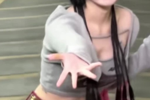 大瓜！曝某95后顶流女星自称是合作男演员的女友对方受不了死缠烂打拉黑了她